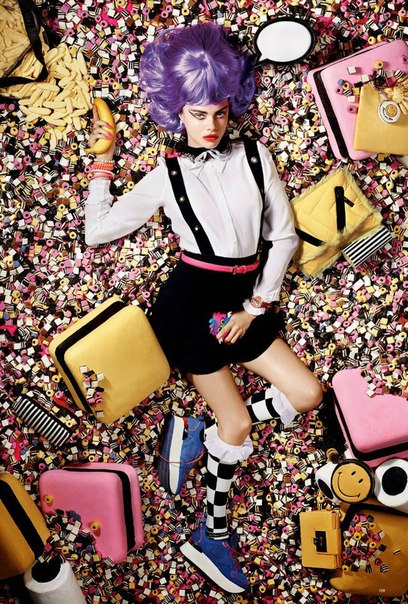 Cara Delevingne Photo (  )   /  - 73