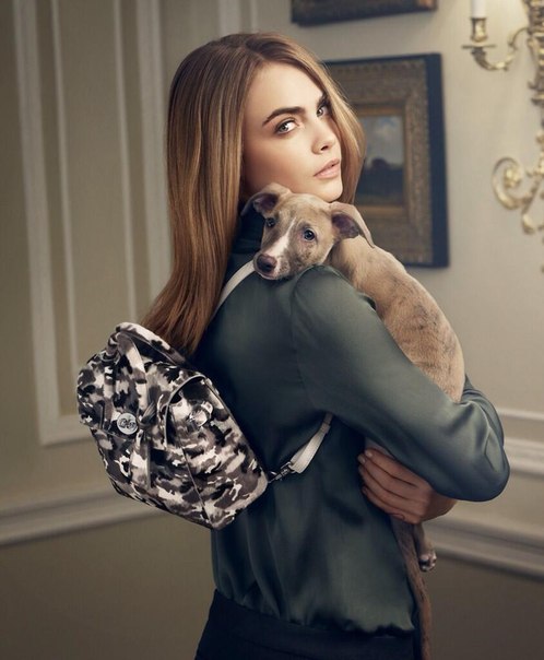 Cara Delevingne Photo (  )   /  - 91
