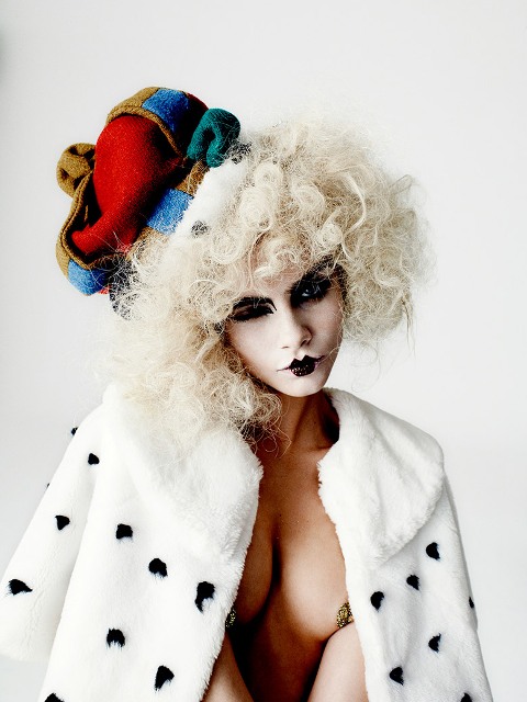 Cara Delevingne Photo (  )   /  - 100