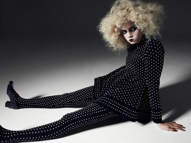 Cara Delevingne Photo (  )   /  - 105