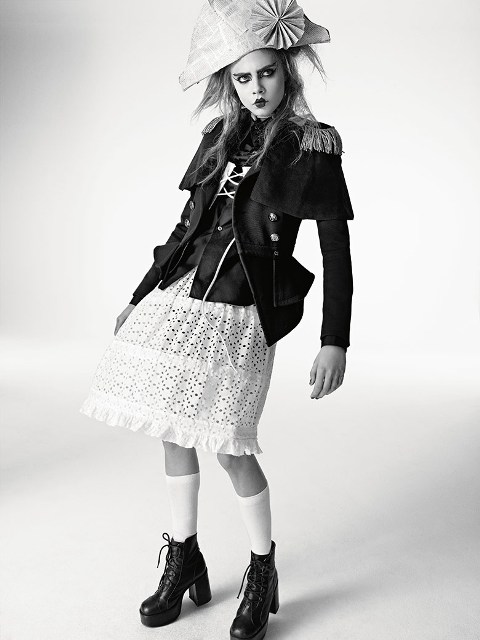 Cara Delevingne Photo (  )   /  - 107
