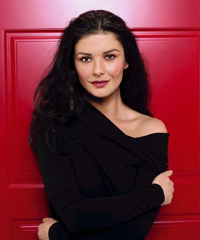  - (Catherine Zeta-Jones)  -   /  - 30