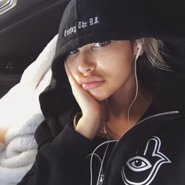   (Chantel Jeffries)  - , ,     /  - 18