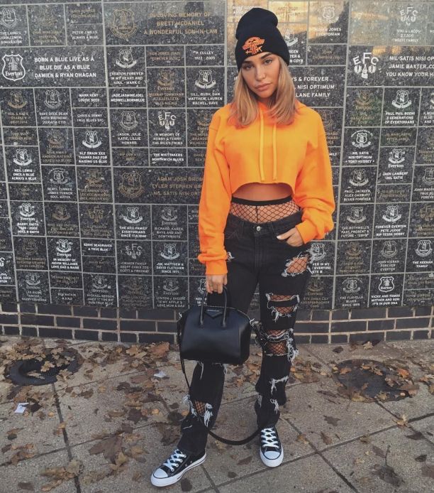   (Chantel Jeffries)  - , ,     /  - 27