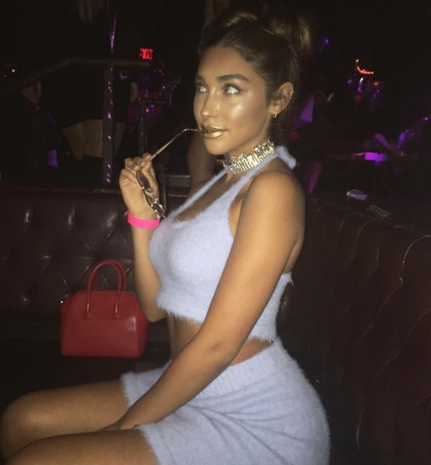   (Chantel Jeffries)  - , ,     /  - 72