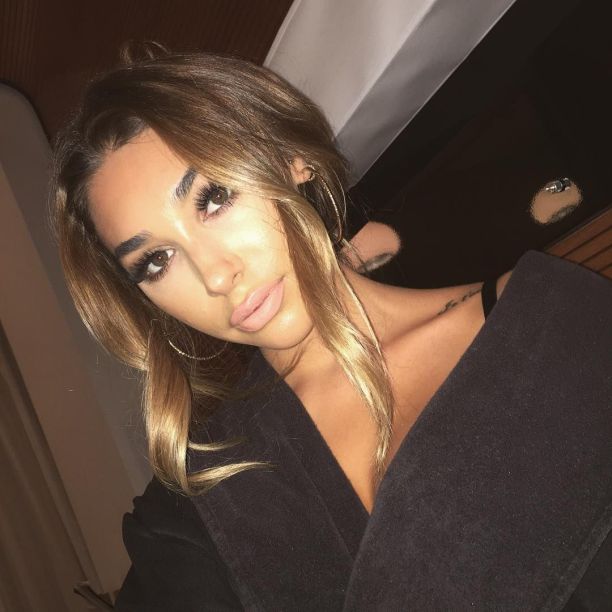   (Chantel Jeffries)  - , ,     /  - 78