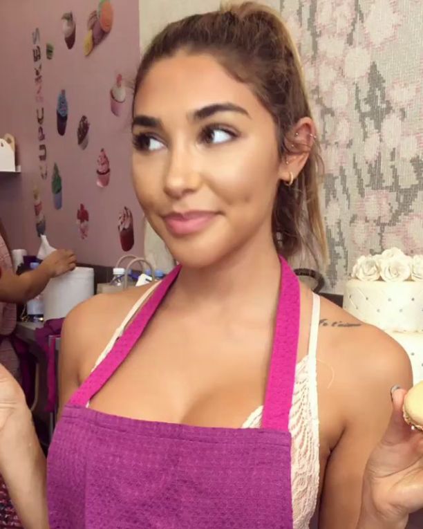   (Chantel Jeffries)  - , ,     /  - 84
