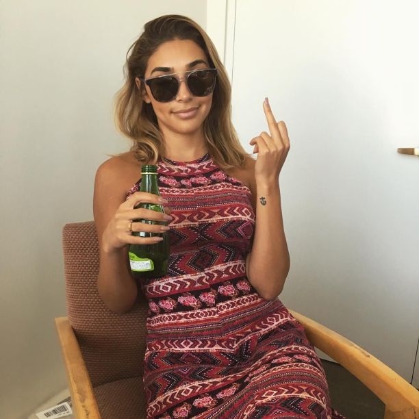   (Chantel Jeffries)  - , ,     /  - 94
