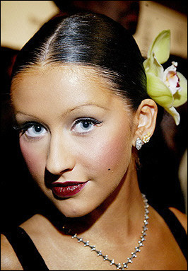 Christina Aguilera Photo (  )   /  - 136
