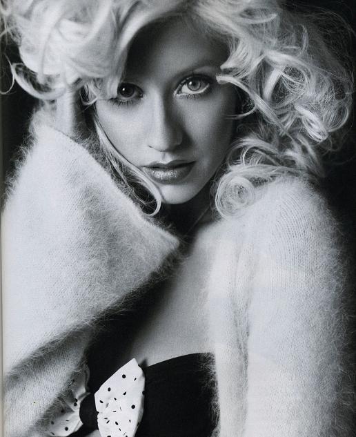 Christina Aguilera Photo (  )   /  - 155