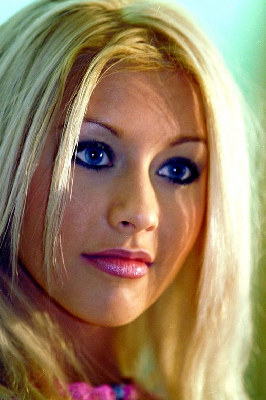 Christina Aguilera Photo (  )   /  - 191