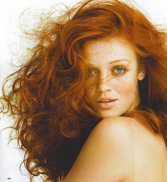 Cintia Dicker Photo (  )   /  - 44