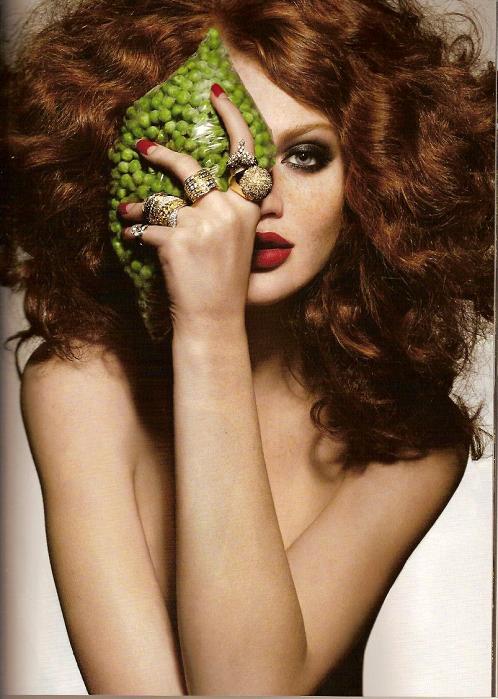 Cintia Dicker Photo (  )   /  - 45