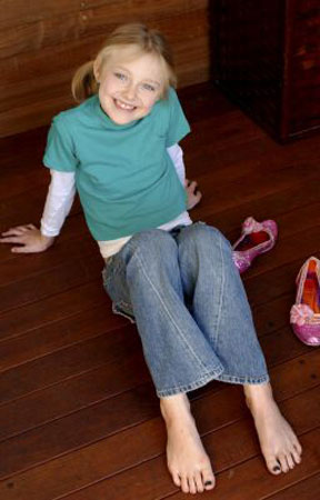 Dakota Fanning Photo (  )    /  - 38