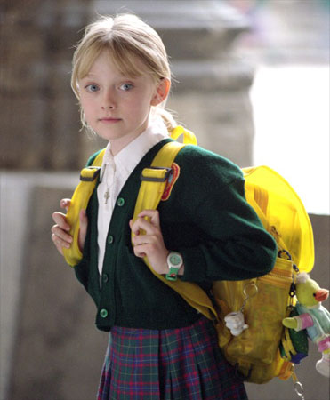 Dakota Fanning Photo (  )    /  - 61
