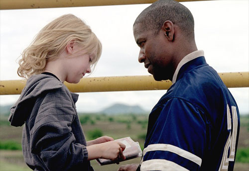 Dakota Fanning Photo (  )    /  - 63