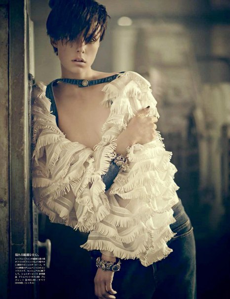 Edie Campbell Photo (  )   /  - 5