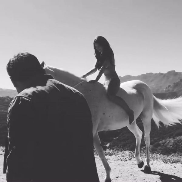 ����� ���������� (�����������) Emily Ratajkowski ���� - ���������� ������� � ������ / �������� - 150