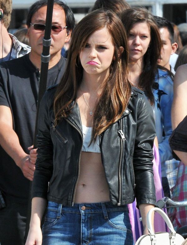 Emma Watson Photo (  )   /  - 73