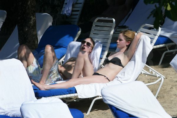 Emma Watson Photo (  )   /  - 74