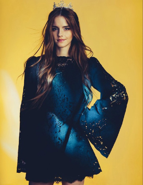 Emma Watson Photo (  )   /  - 83