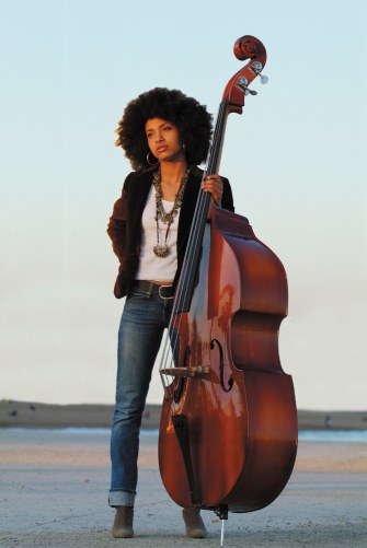 Esperanza Spalding Photo (  )      -