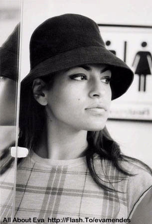 Eva Mendes Photo (  )   /  - 86