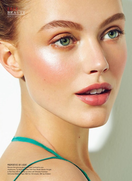 Frida Gustavsson Photo (  )   /  - 10