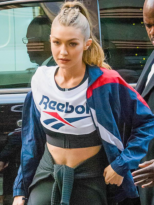 Gigi Hadid Photo (  )    -,  /  - 34