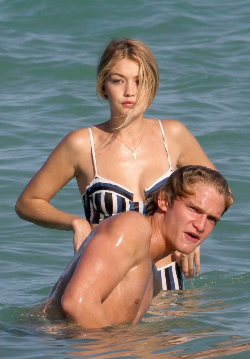 Gigi Hadid Photo (������ ����� ����) ���� ������ �� ���-��������, ���������� / �������� - 102