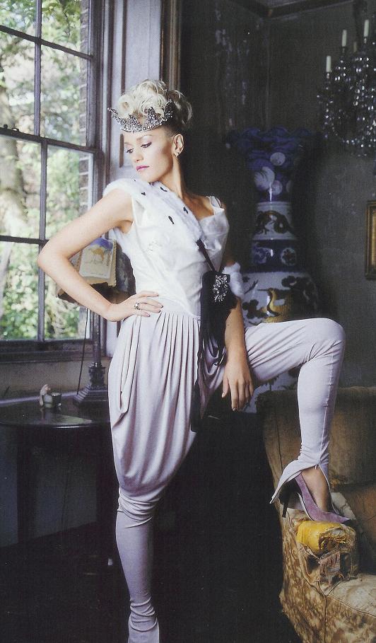   (Gwen Stefani)  - ,    No Doubt /  - 83