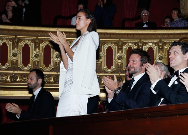   (Irina Shayk)  - ,    /  - 111