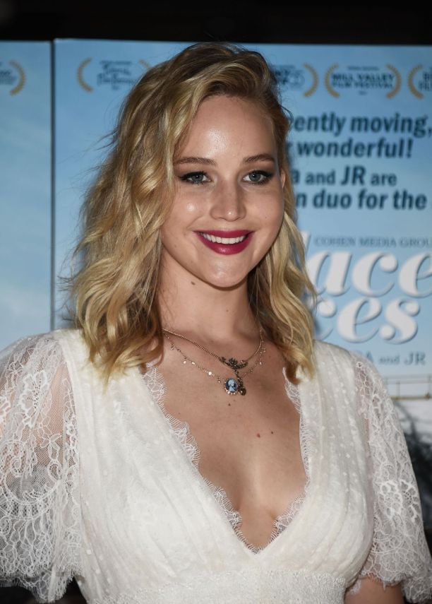   (Jennifer Lawrence)  -   /  - 17