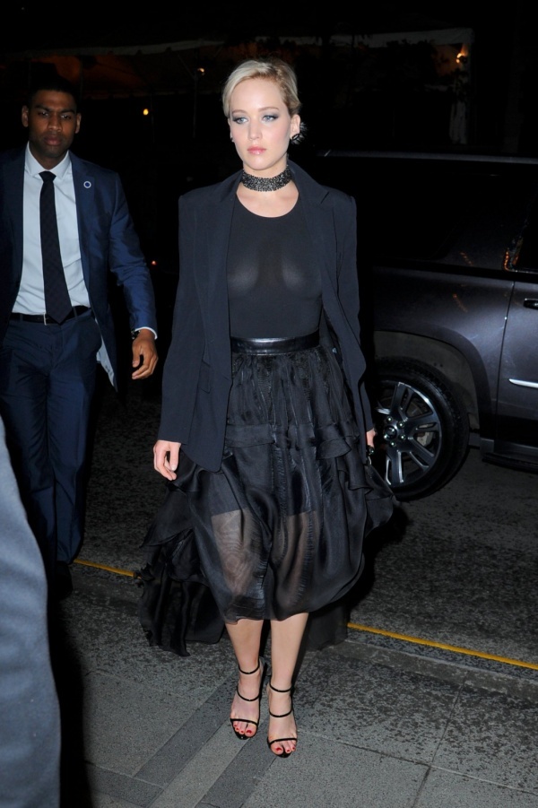   (Jennifer Lawrence)  -   /  - 32