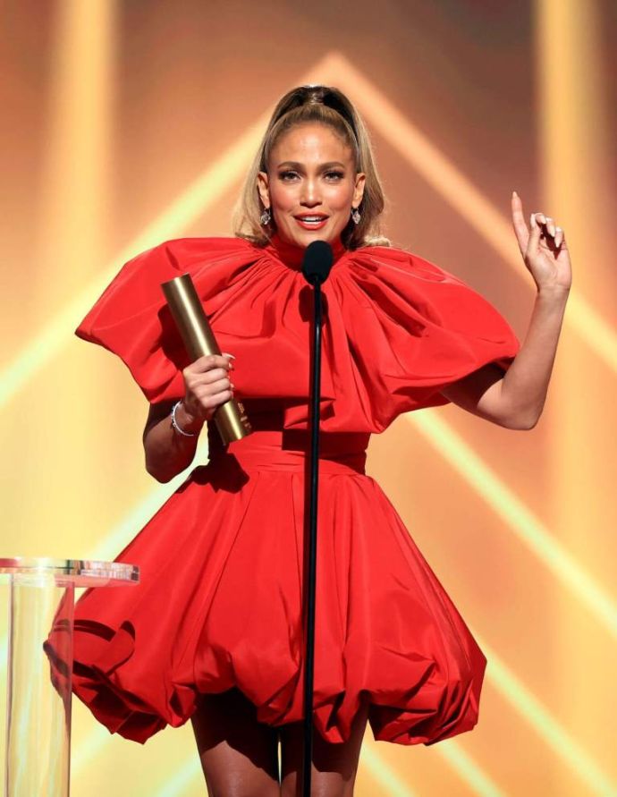   (Jennifer Lopez)  - ,   /  - 21