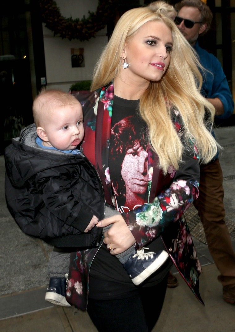 Jessica Simpson Photo (  )   /  - 32