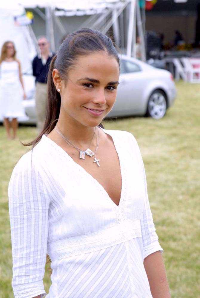 Jordana Brewster Photo (  )  ,  /  - 40