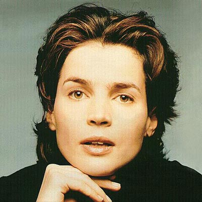 Julia Ormond Photo (  )   /  - 4