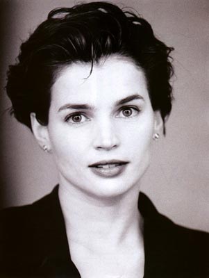 Julia Ormond Photo (  )   /  - 7