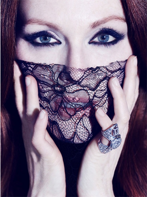 Julianne Moore Photo (  )   /  - 10