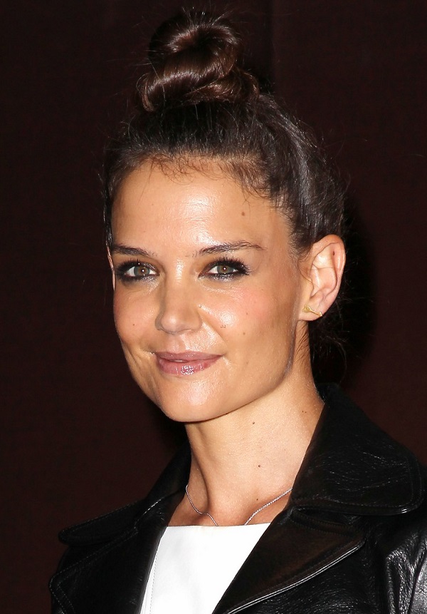   (Katie Holmes)  -  ,     /  - 38