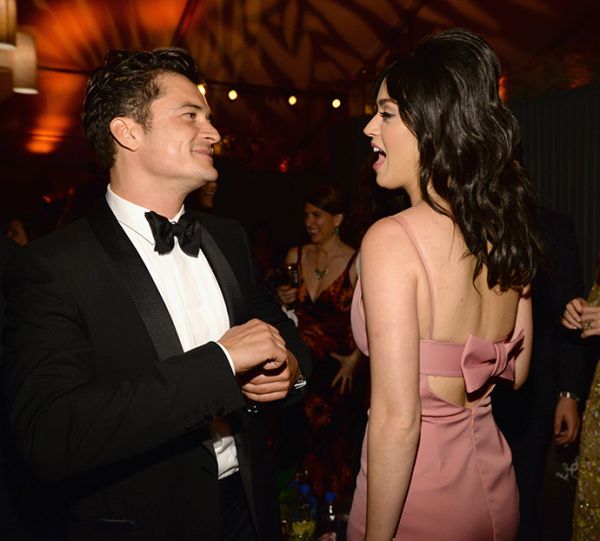 Katy Perry Photo (  )   /  - 49