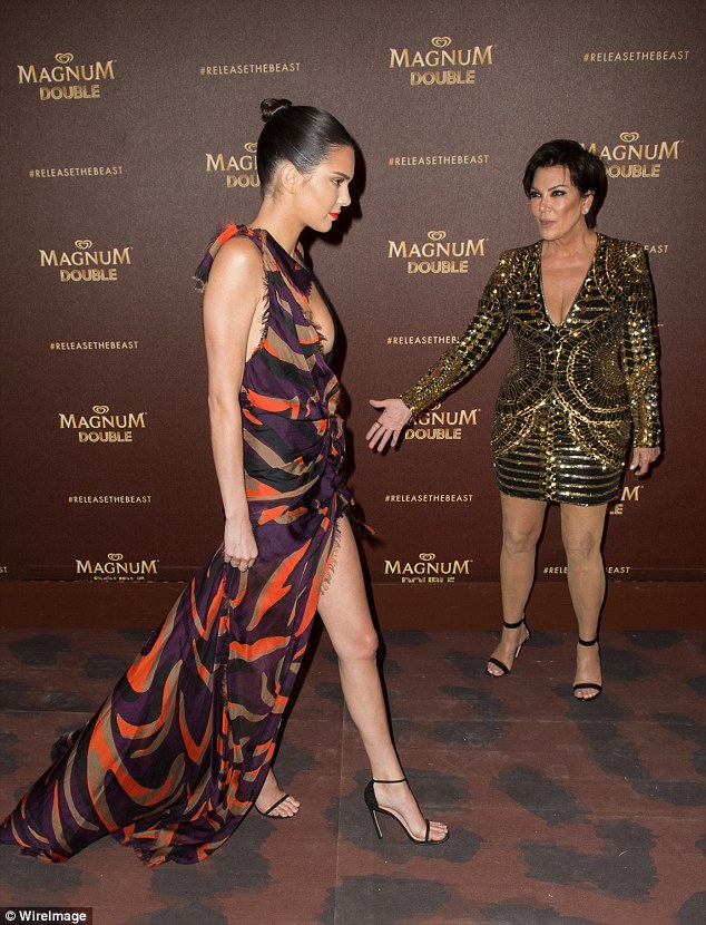 Kendall Jenner Photo (  ) ,   ,   /  - 190