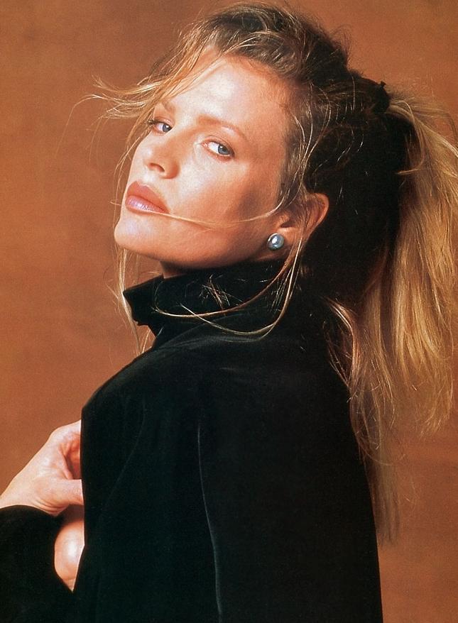 Kim Basinger Photo (  )  ,  /  - 62