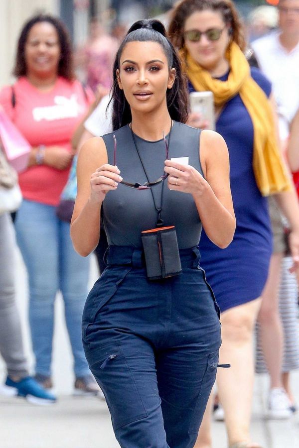   (Kimberly Noel Kardashian/Kim Kardashian)  - , ,  - /  - 30