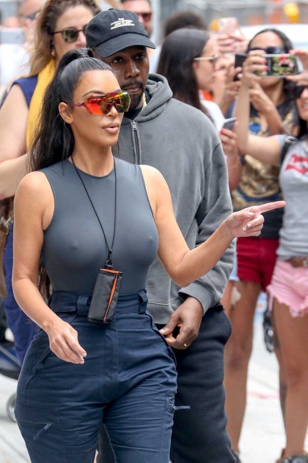   (Kimberly Noel Kardashian/Kim Kardashian)  - , ,  - /  - 33