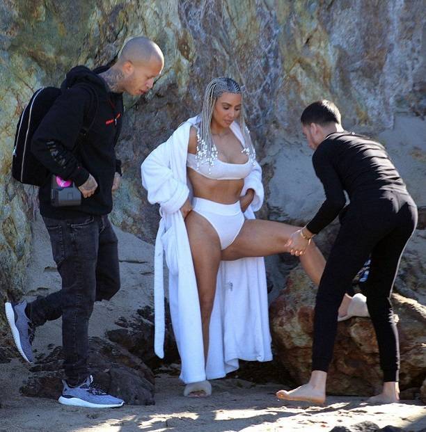   (Kimberly Noel Kardashian/Kim Kardashian)  - , ,  - /  - 83