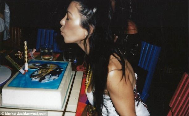   (Kimberly Noel Kardashian/Kim Kardashian)  - , ,  - /  - 153