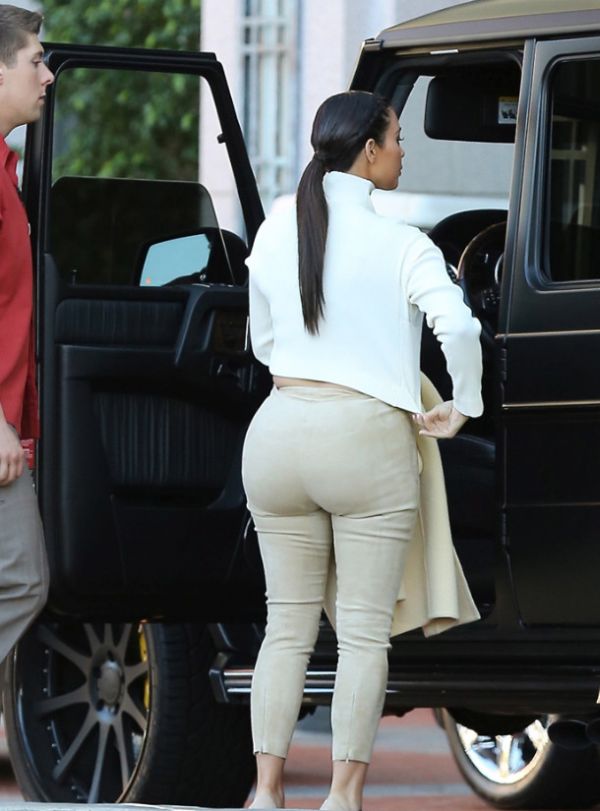   (Kimberly Noel Kardashian/Kim Kardashian)  - , ,  - /  - 207
