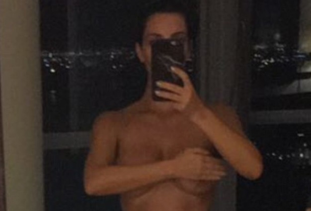   (Kimberly Noel Kardashian/Kim Kardashian)  - , ,  - /  - 240